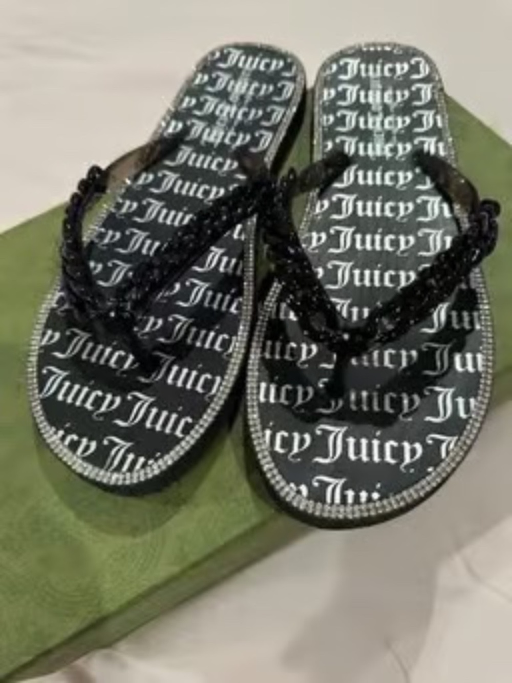 JUICY COUTURE SIZE 7.5 BLACK FLIP FLOPS SANDALS LOT5764